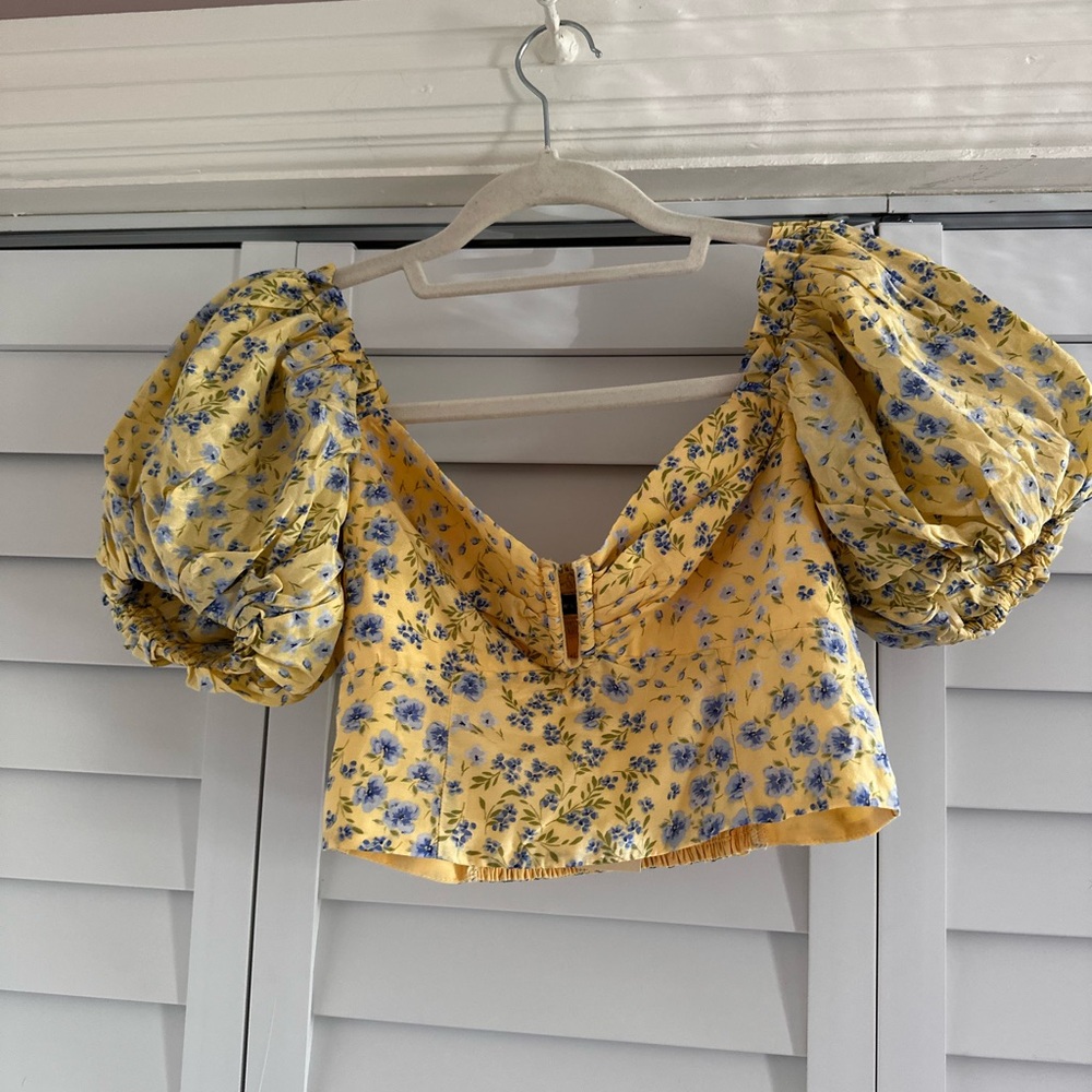 NWT Abercrombie and Fitch Yellow Floral Puff-Sleeve Crop Top